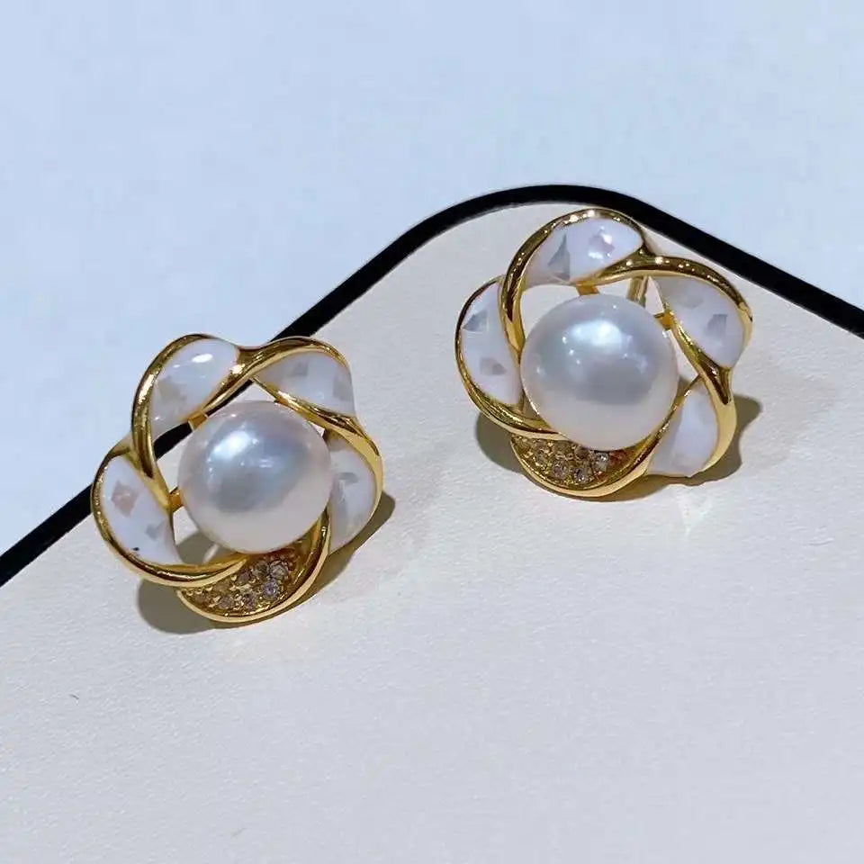 925 Sterling Silver Women's Stud Earrings Natural Mother Shell and Freshwater Pearl with Flower Needle Design Inlay