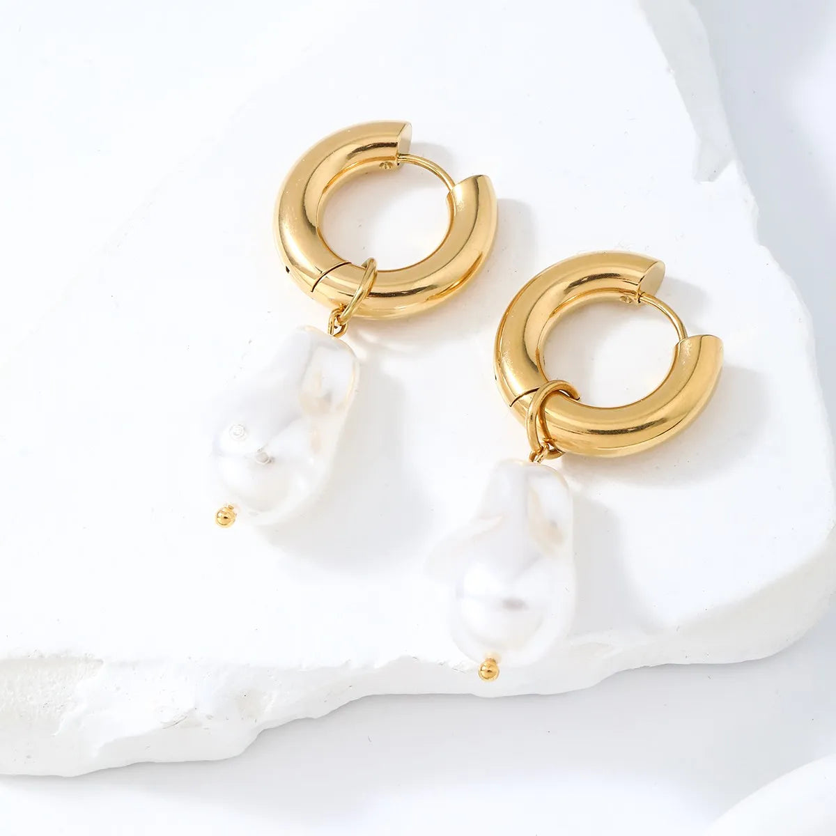 Vintage Gold Stainless Steel Women's Statement Earrings Hypoallergenic Baroque Pearl Tarnish-Free Geometric Hoop Vintage