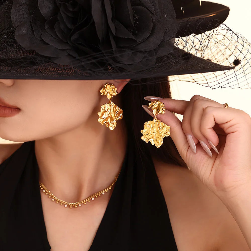 YF3973 Fashionable Exaggerated Stainless Steel Jewelry 18k Gold Plated Waterproof Hammer Pattern Pleated Leaf Earrings Women