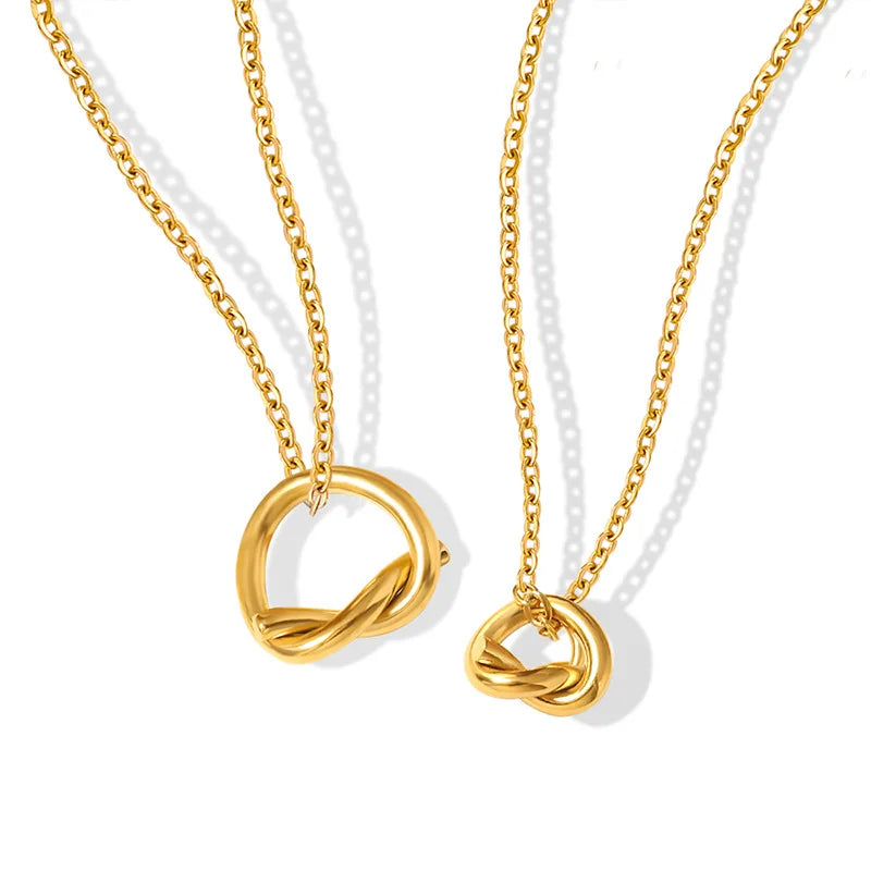 Summer New Hot Sale Stainless Steel Fine Jewelry Design Sense Simple Hollow Knotted Round Pendant Necklace