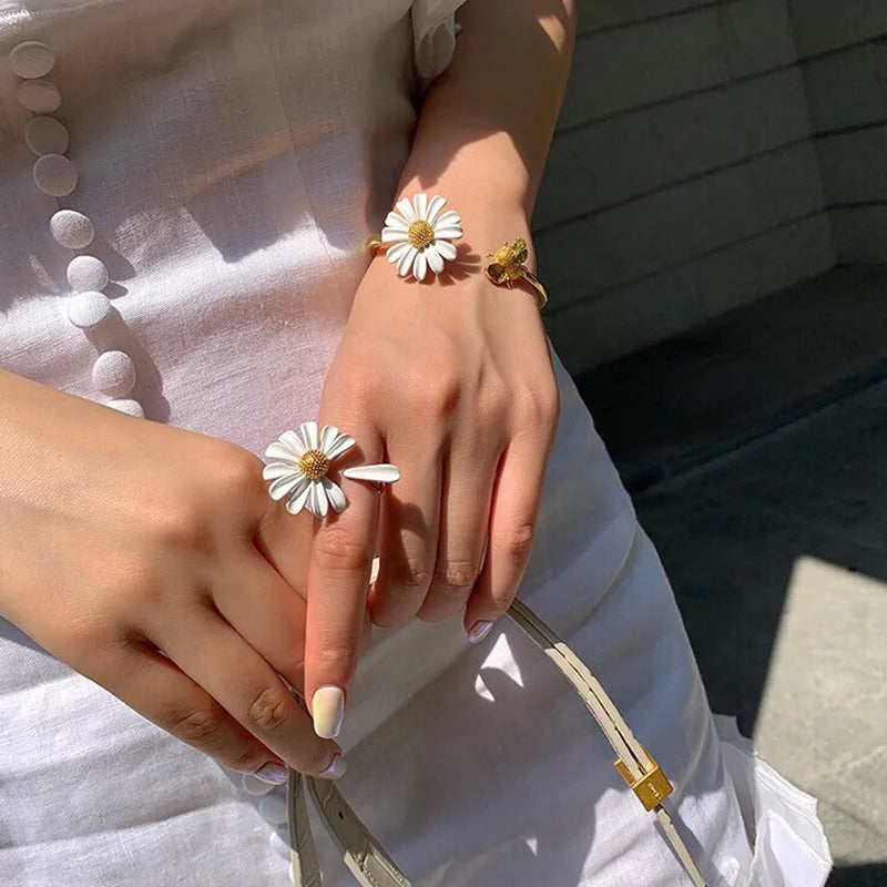 Expert Handcrafted Small Daisy Open Ring European American Jewelry Fresh White Enamel Flower Gold Plated Trendy Style for Women