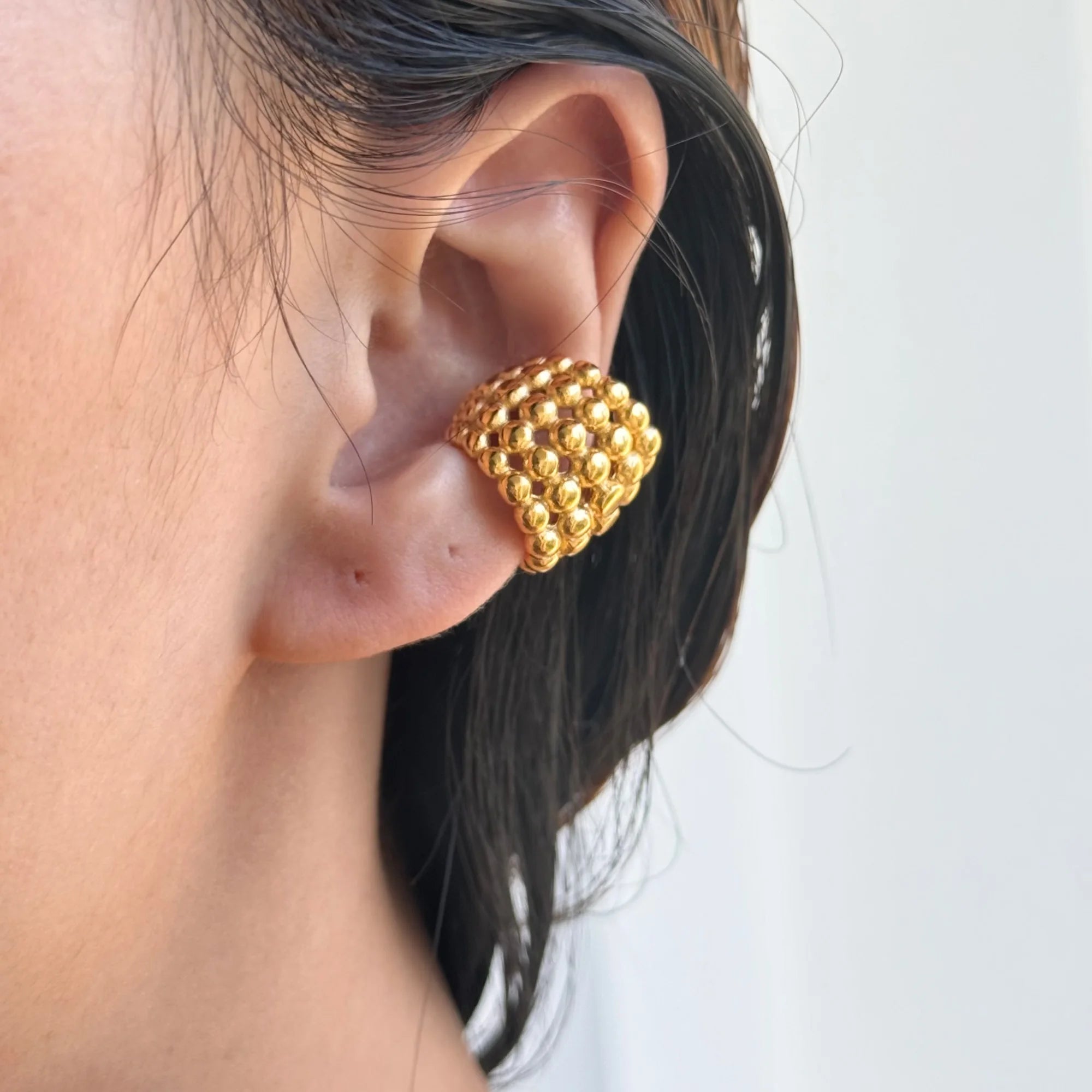 2024 Dazan New Hot 18k Gold Plated Hypoallergenic Stainless Steel French Hyperbole Fan Bead Pvd Ear Clip Elegant Lady Earrings