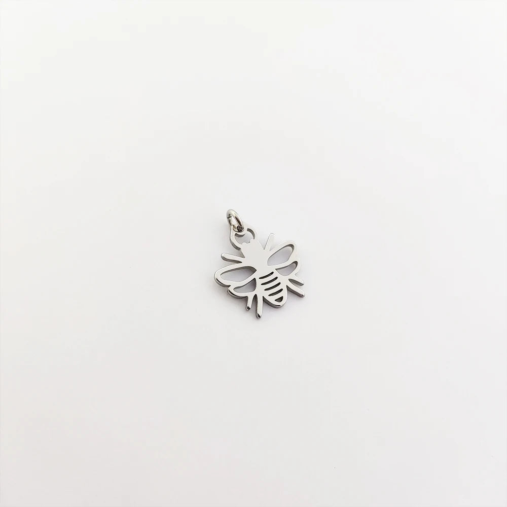 Stainless Steel Bee Animal Lover Charm Pendant Necklace Jewelry Gifts for Women Lovely Spirit Pet Necklace Gifts for Her