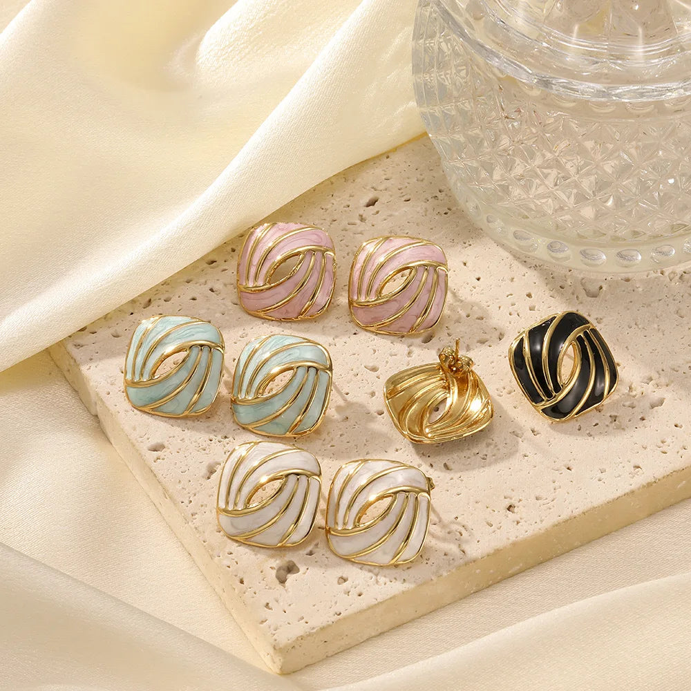 DAIHE Customize Stainless Steel Jewelry Supplier Vintage Drop Luxury 18k Gold Plated Women Stud Earrings Fashion Jewelry