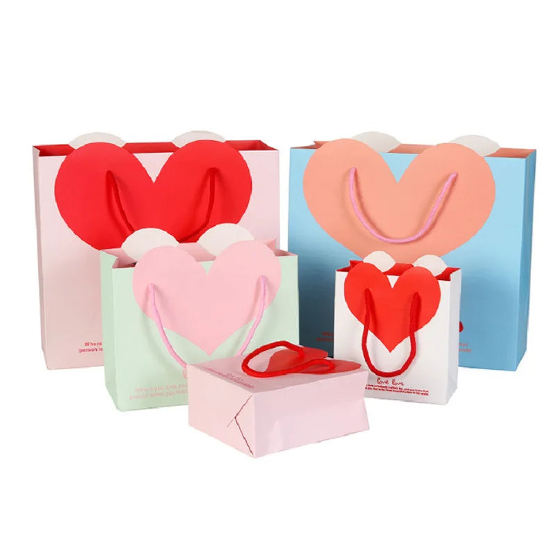Gift Packaging Valentine's Day Paper Bag Wholesale Shopping Bag LOVE Heart Print Wedding Party Gift Paper Bag