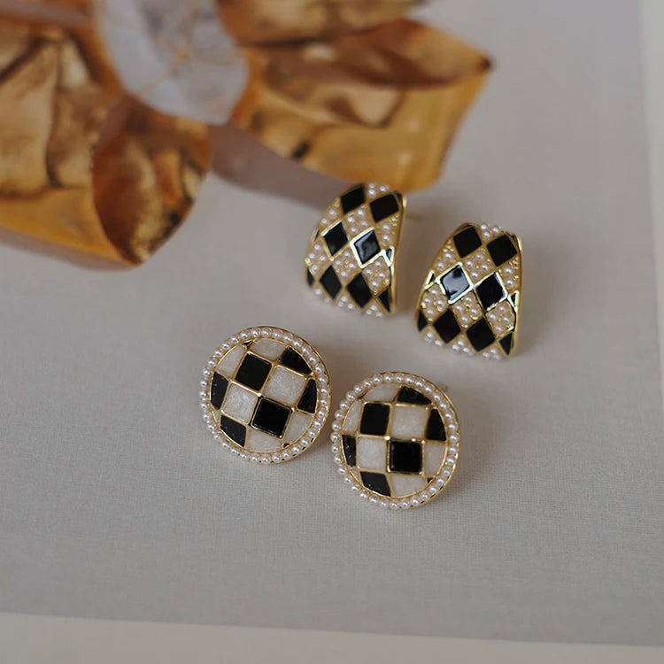 2 Designs Black White Stainless Steel 18K Gold Plated Checkerboard Stud Earring Imitation Pearl Women Gift Vintage Romantic 2026