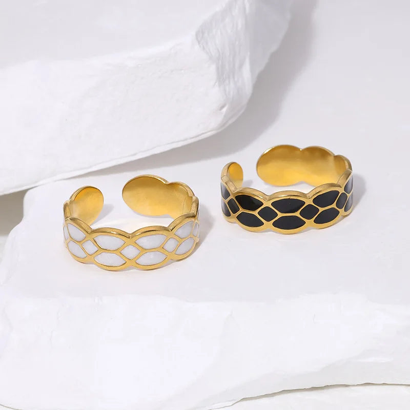 2026  New Fashion Jewelry Factory Wholesale Black White Ring Waterproof Stainless Steel Geometric Rings for Women's Gift