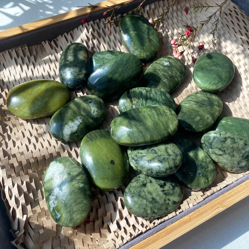 Hot Sale Natural Hsiuyen Jade Palm Crystal Polished Tumbled Beauty Healing Stone for Home Fengshui Decoration