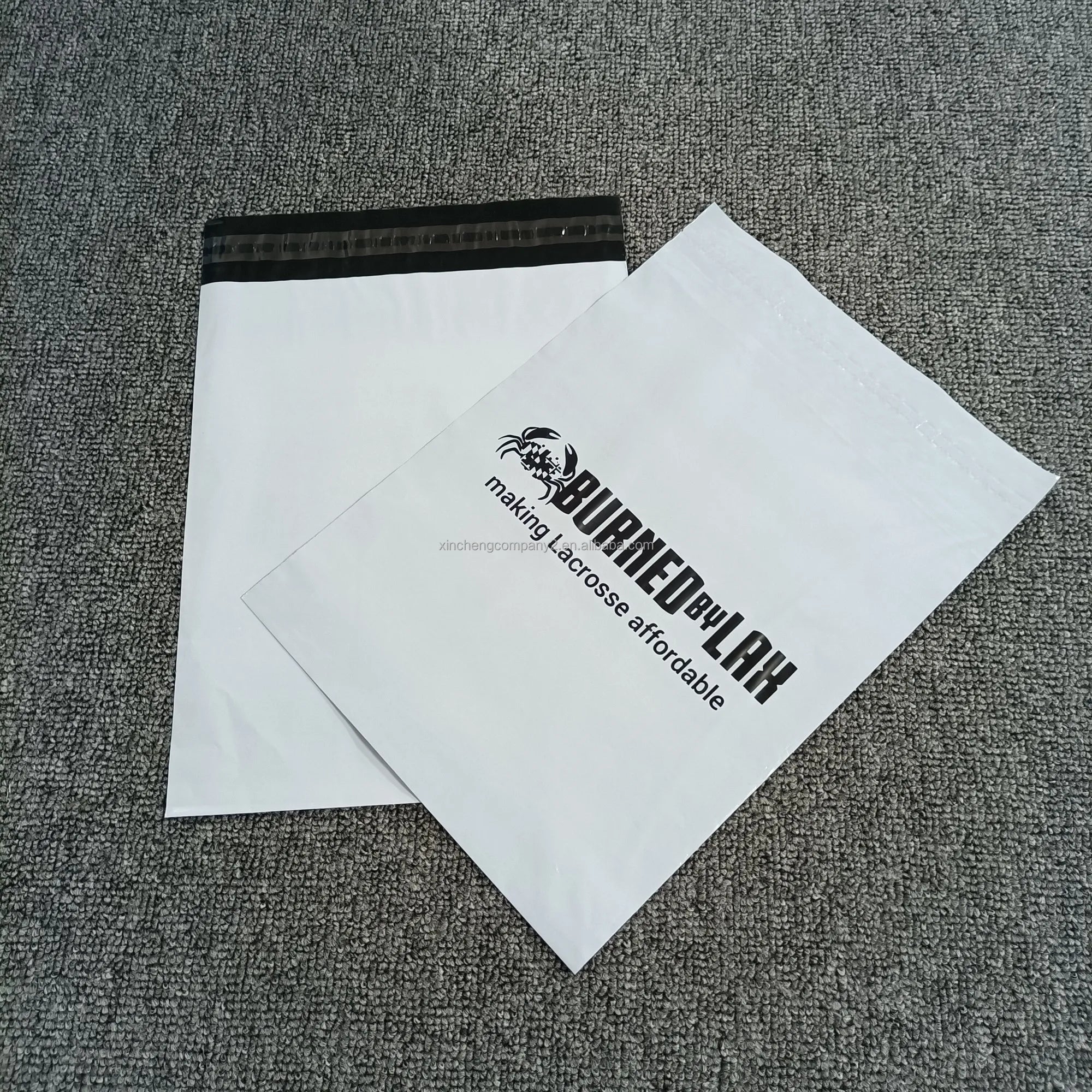 Eco-friendly Mailer Shipping Bag with Customized Logo Recycled Durable Poly PE  Material for Shoes & Clothing Packaging