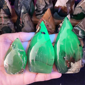 Kindfull Nature Crystal Fluorescent Agate Ornament Hand Carved Volcano Agate With UV Light for Decoration