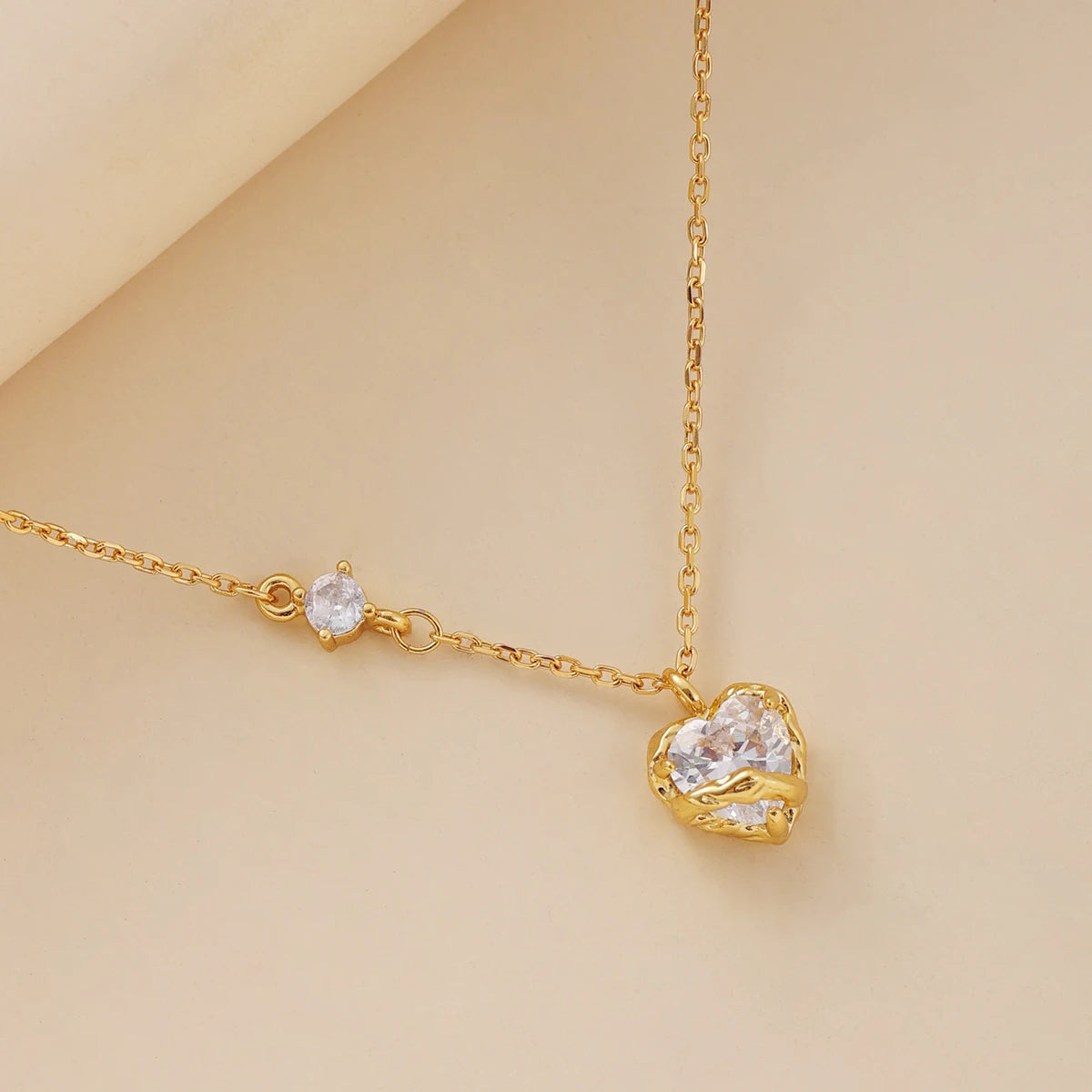 Chic Fashion Luxury 18K Gold Plated CZ Cubic Zircon Heart Pendant Necklace for Women Trendy Jewelry Gift