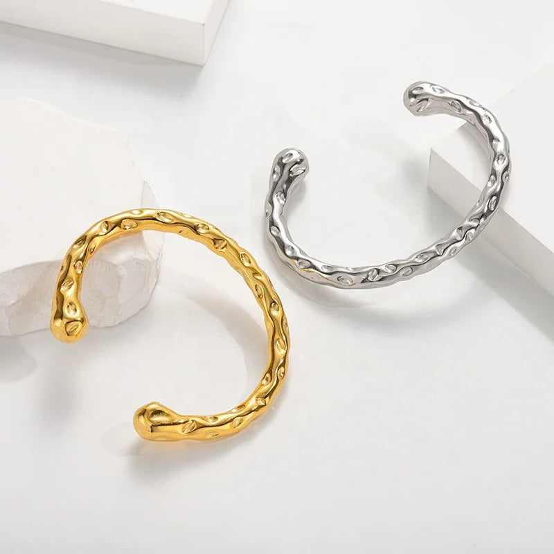 Wholesale Non Tarnish Jewelry 18K Gold Plated 7mm Chunky Hammer Pattern Open Cuff Bangle Bracelet for Couple