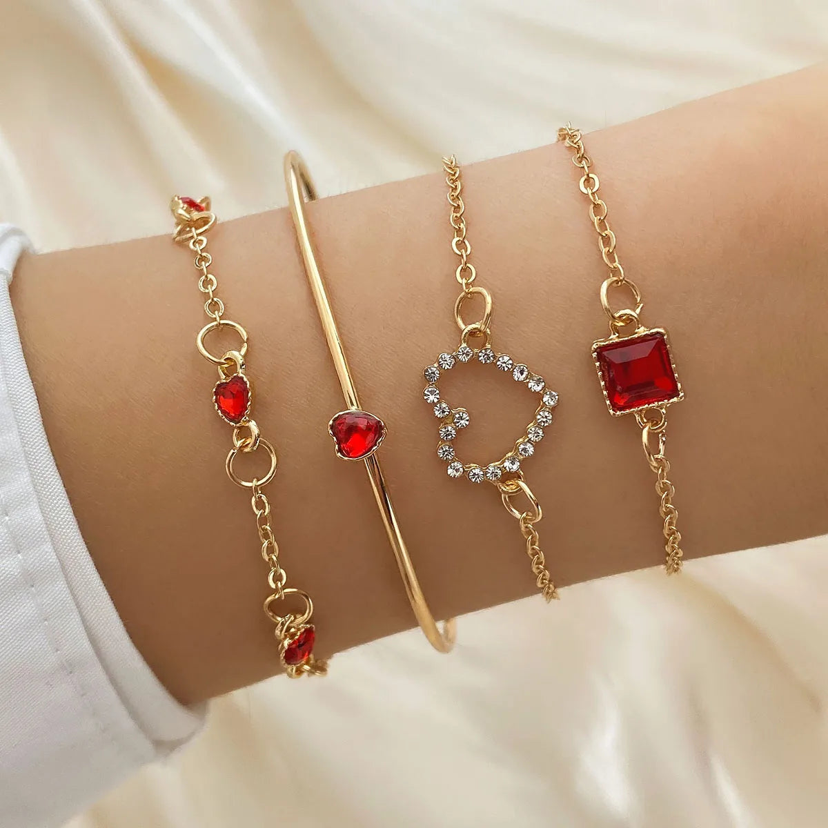 4Pcs/Set Fashion New Style Heart Red Zircon Rhinestone Bracelet Set for Women Jewelry