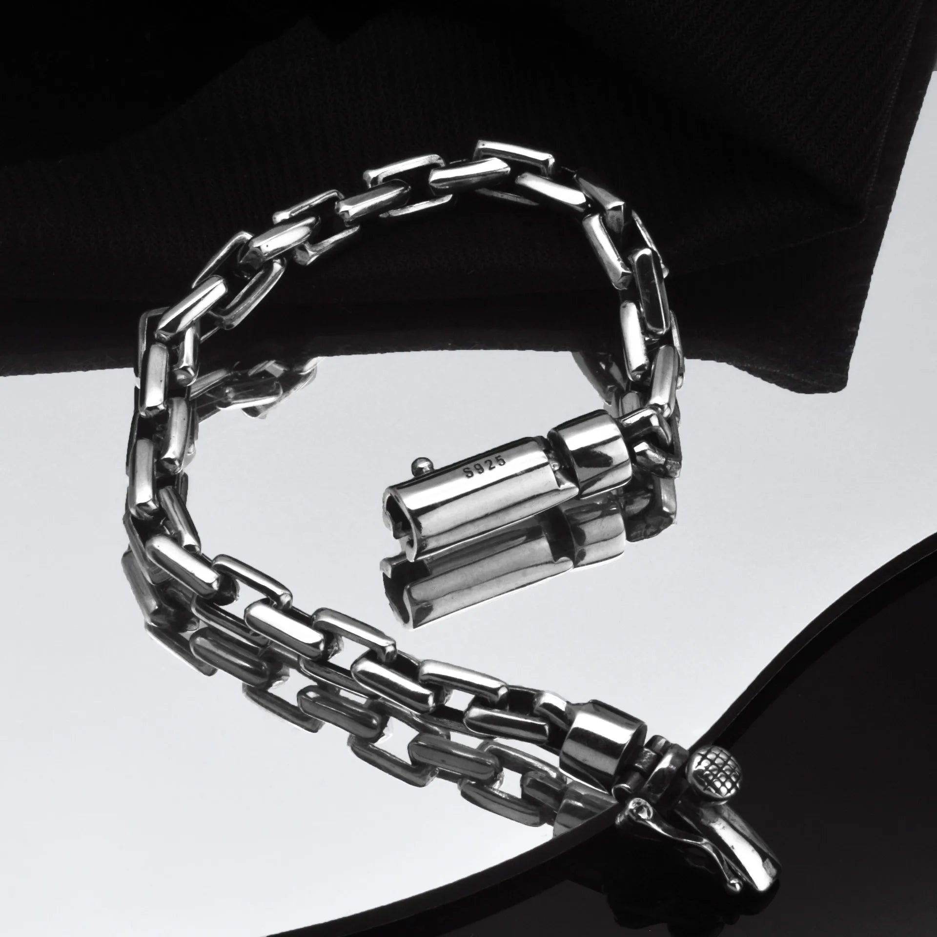 2025 Trend New Design Cool Retro Punk Shing Bolt Bracelet 925 Sterling Silver Fine Chain Link Jewelry Daily Wear for Men Party