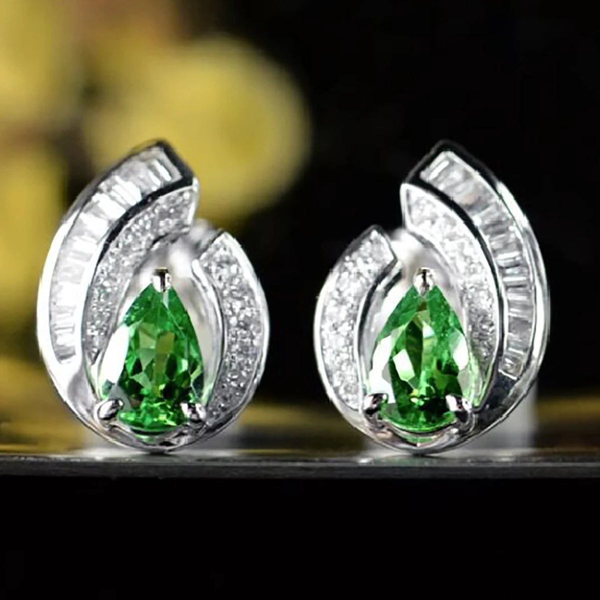 CAOSHI Hot Sale Trend Waterdrop Green Crystal Shell Shaped Dazzling Zircon Earrings for Luxury Party Stud Earrings Women Jewelry