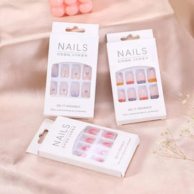 2024 New Design Valentine Day Short Almond Nails Paint Hot Kiss Nails Acrylic Finger Soft Gel Nail Tips Full Cover