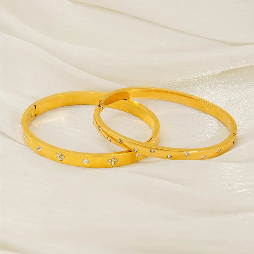 Best Selling Minimalist Buckle Fashion Bracelet 18K Gold Plated Stainless Steel Waterproof and Rust Proof Jewelry