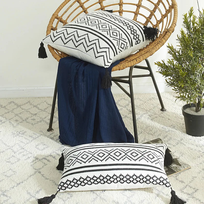 Amity Factory Wholesale Chenille Jacquard Pillow Cover Home Sofa Decoration Polyester Tassel Cushion Cover