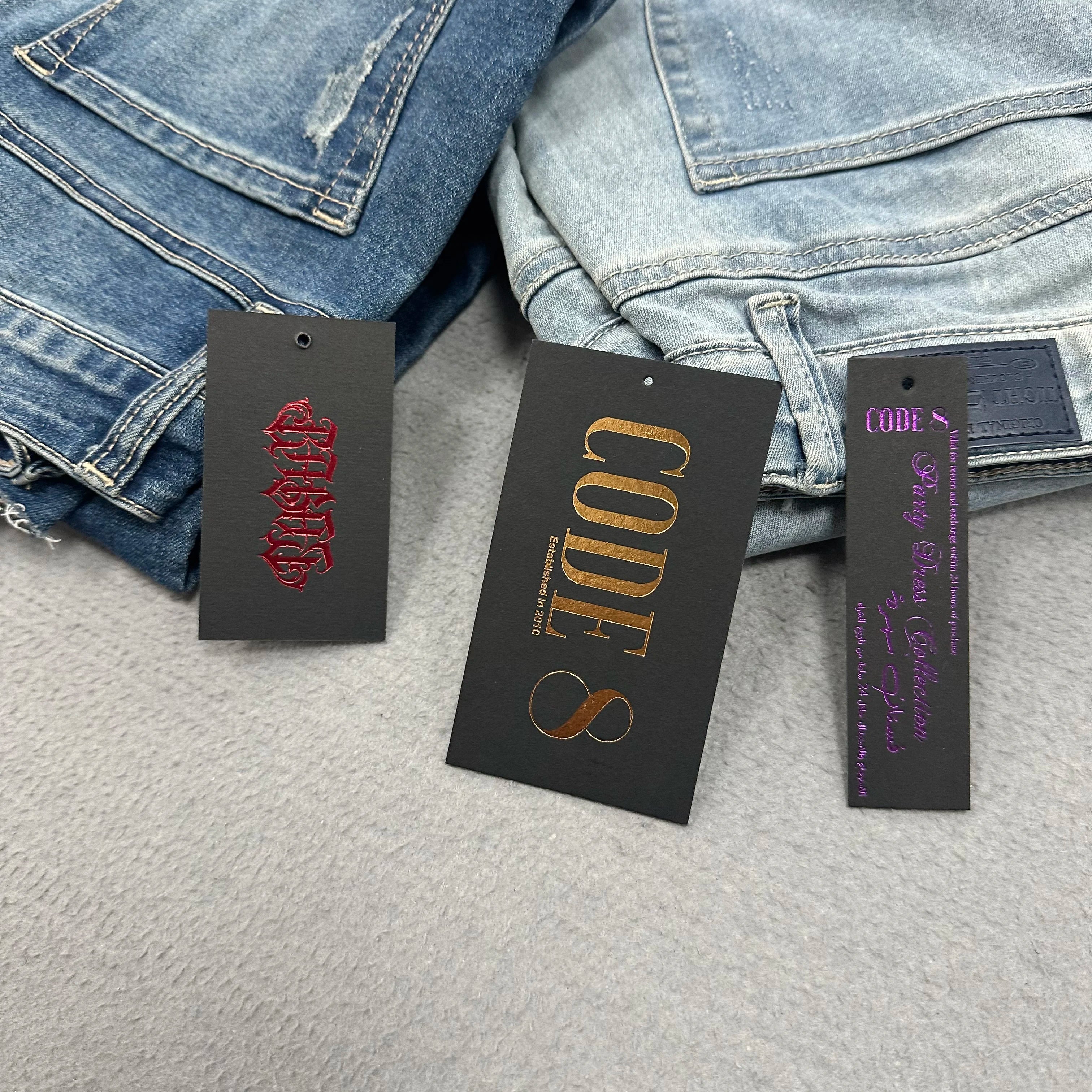 Custom Garment Swing Tag Plastic Cardboard Silver Foil Printing Hang Tags for Clothing Kraft Paper Luxury White Shoes Printed