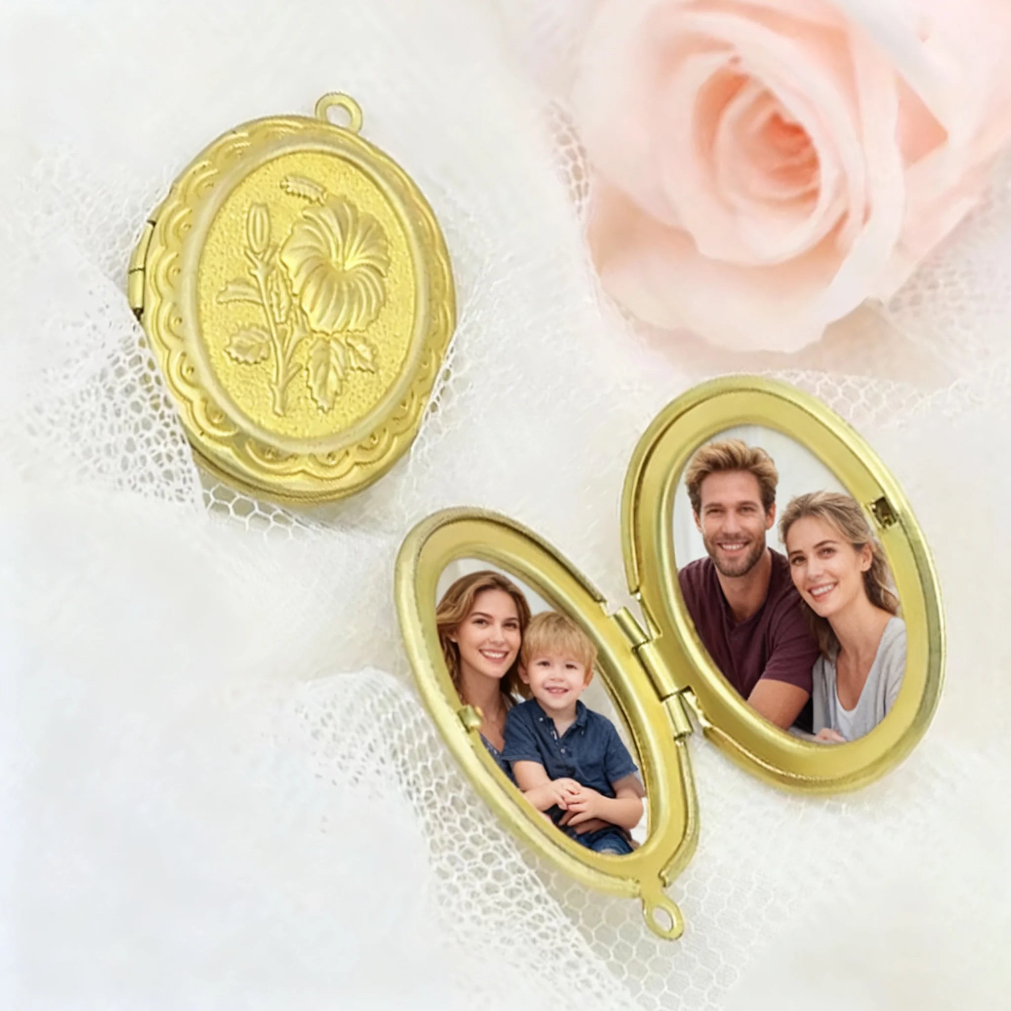 Customized Vintage Style Brass Photo Locket Necklace Pendant Oval-shape Patterned Photo Frame with Jewelry Accessories & Charms