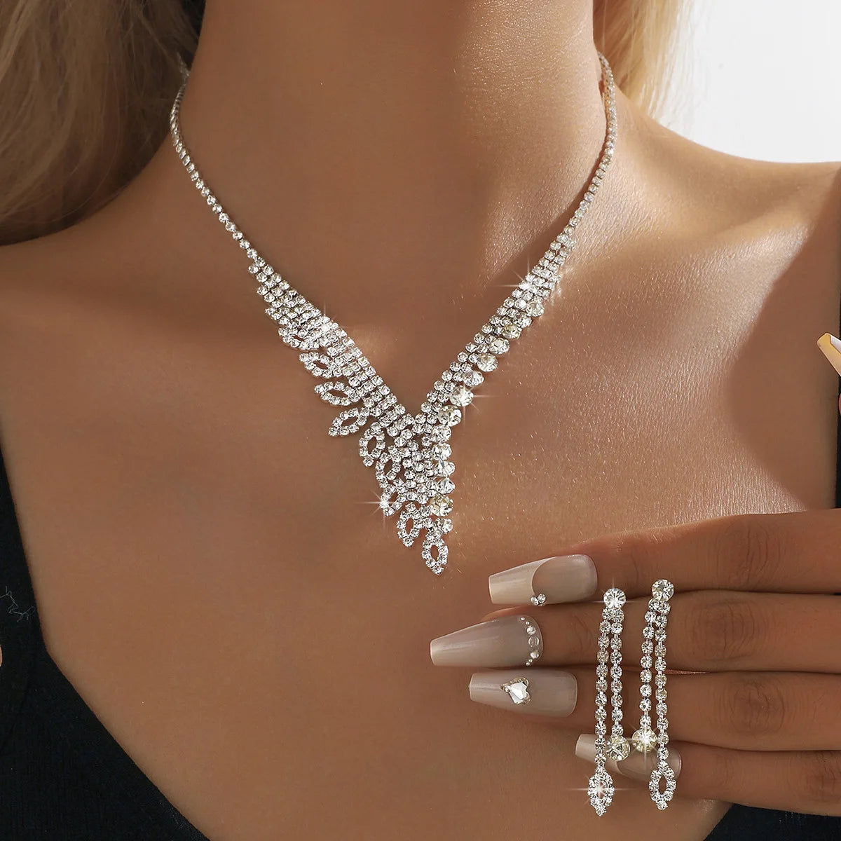Luxury Diamond Tassel Necklace | Elegant Clavicle Chain for Women | Wholesale Accessories Jewelry