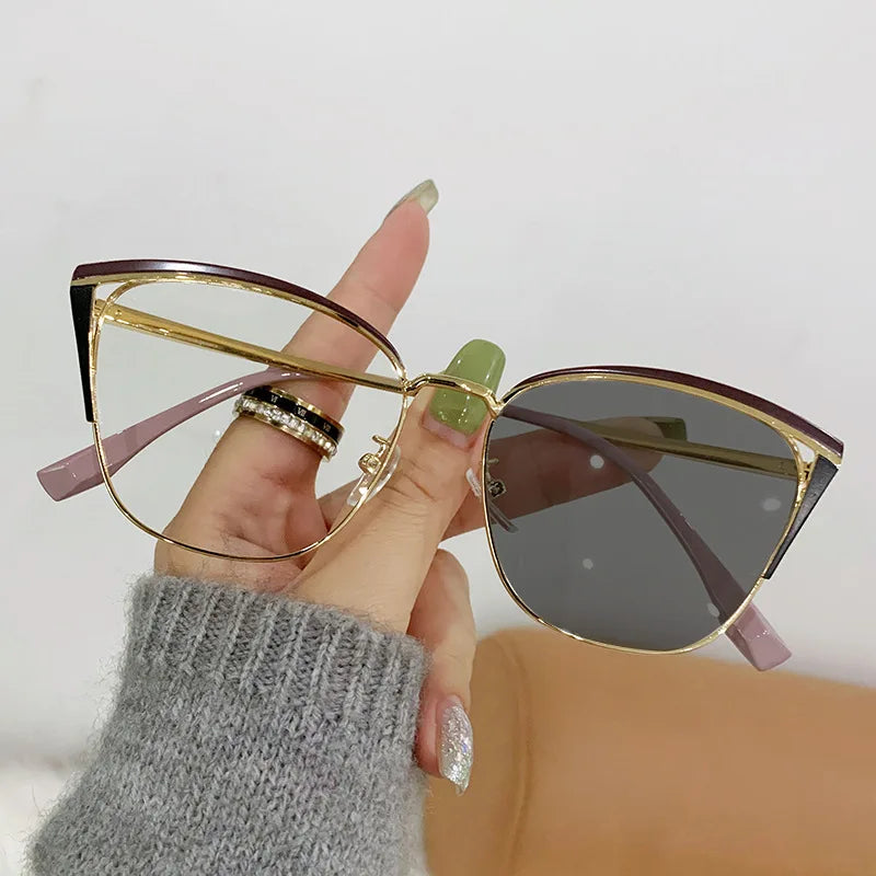 2023 New Cat Eye Eyeglasses Frame Color Changing Glasses Fashion Anti Blue Light Photochromic Glasses Wholesale