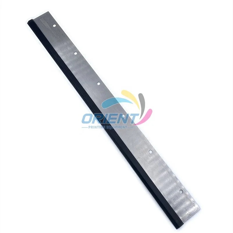 High Quality 560x60x0.5mm 560*60*0.5mm 6 Round Hole 69.010.180 Wash up Blade for Heidelberg GTO 52 Printing Spare Parts