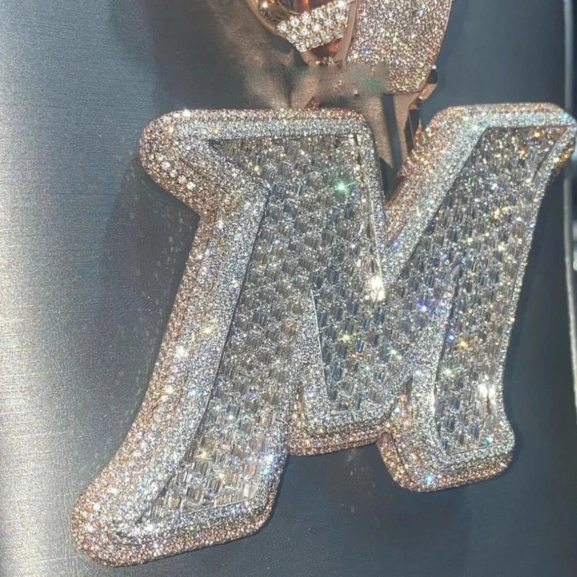 Iced Out CZ Big VVS Moissanite Nameplate Pendent Luxury Hip Hop Giant Jewelry Deluxe Custom Name Baguette Letter Necklace Rapper
