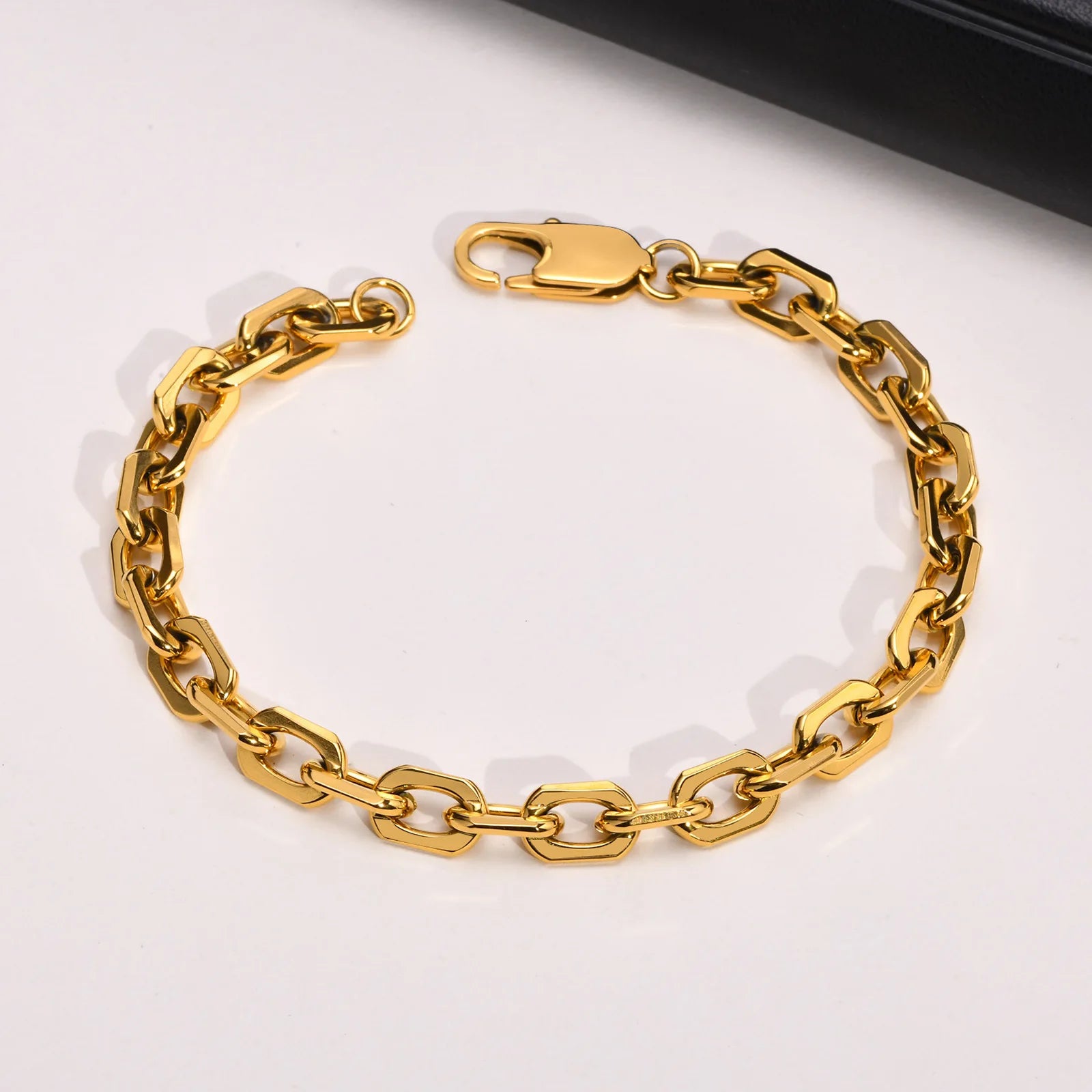 Hot Sale Trendy Minimalist Design 18K PVD Gold Plated Stainless Steel Cable Cross Chain Bracelet for Men Women Party