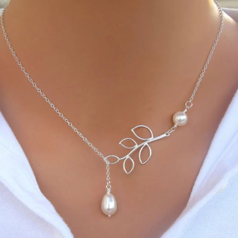 Fashion Jewelry Leaf Pearl Pendant Necklace Clavicle Chain Necklace Leaves Woman Jewelry Gift