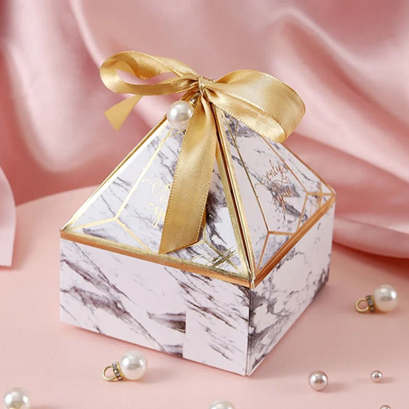 China Suppliers Yiwu Suppliers Paper Material Wholesale European Creative Empty Chocolates Fancy Cardboard Candy Box for Wedding