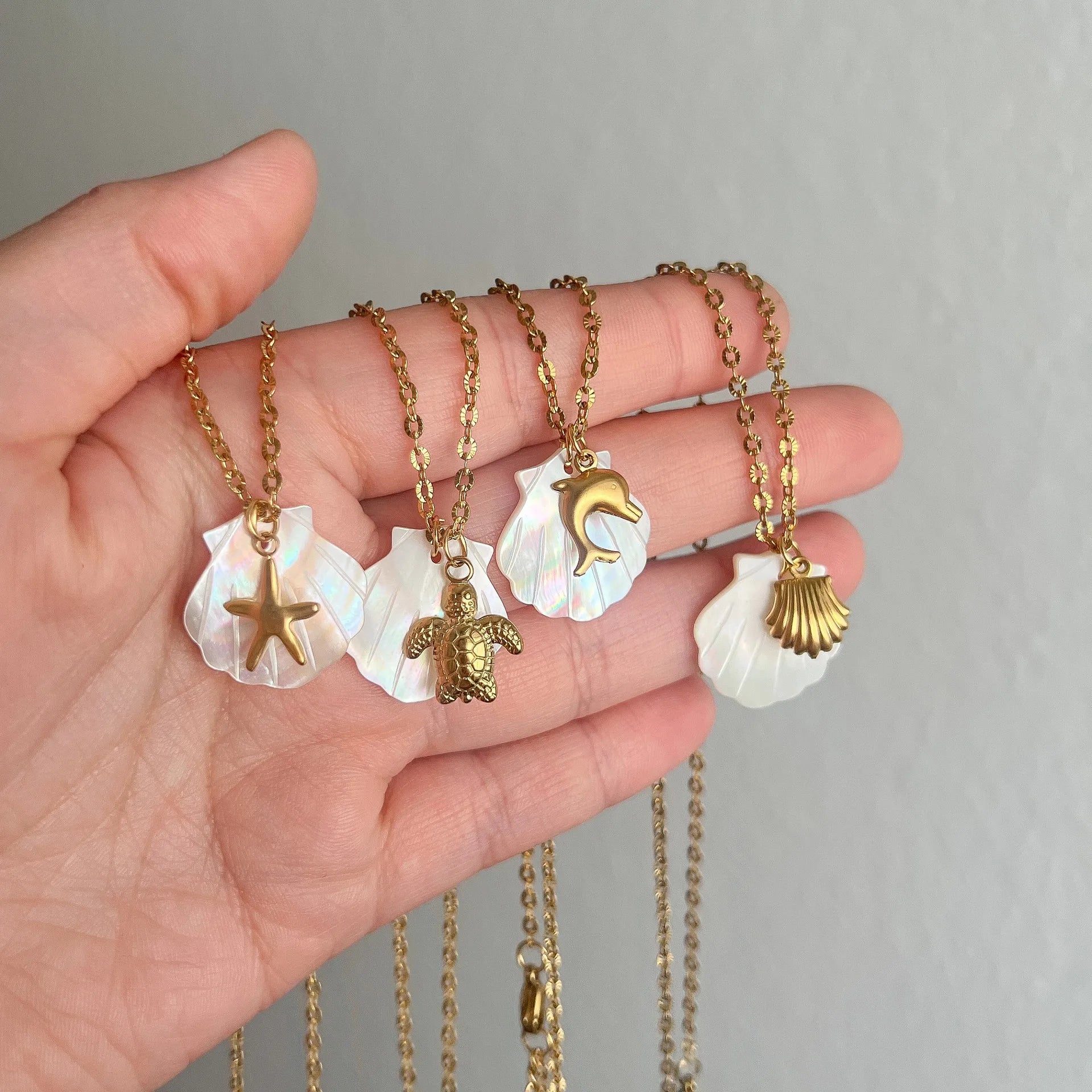 Oceanic Rhapsody Beach Summer Style Conch Shell Pendant Stainless Steel Necklace Charm 18K Gold-plated Necklace for Unisex