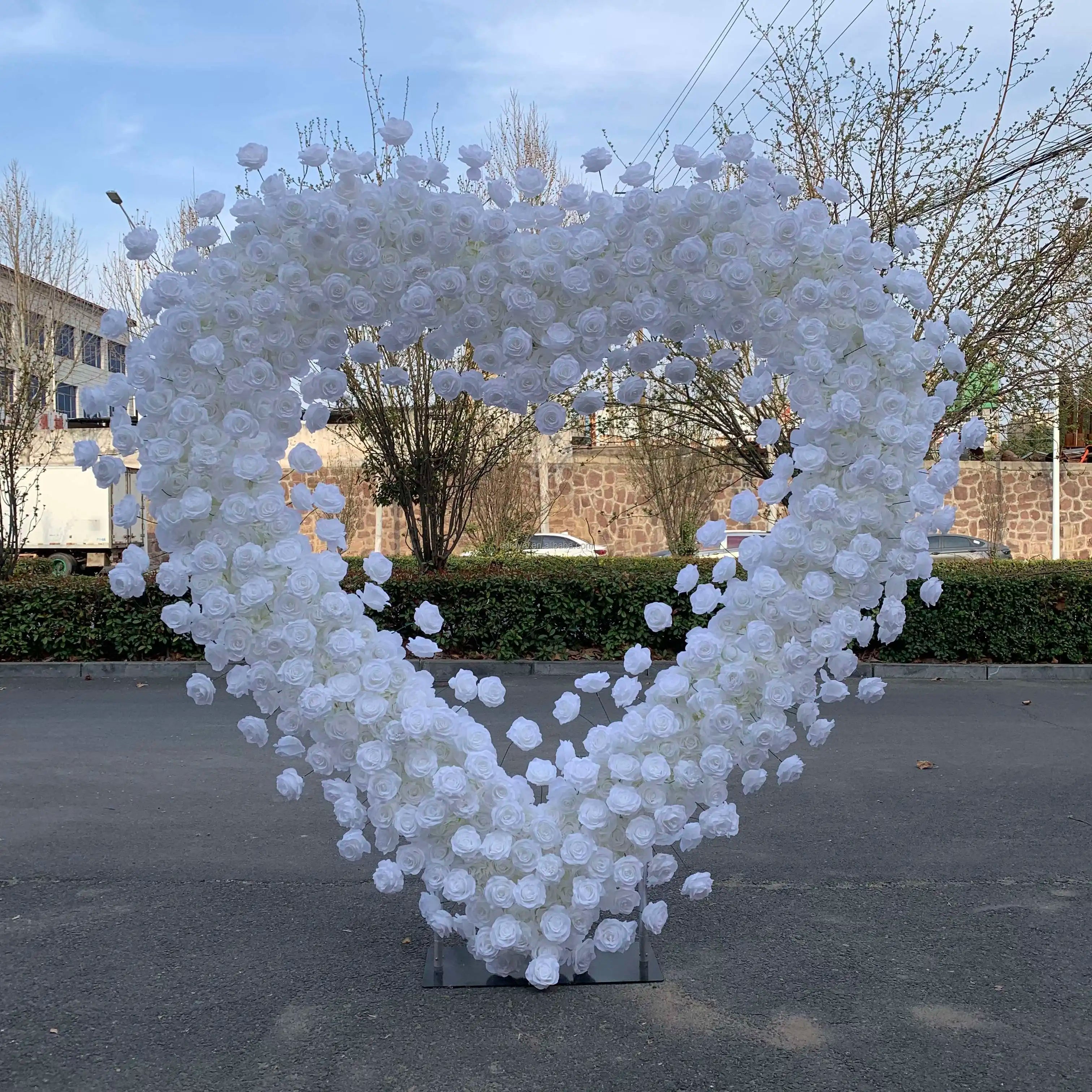 Handmade Red Roses Centerpiece Arch Heart-Shaped Wedding Decor for Engagement Proposals Customizable for Valentine's Day