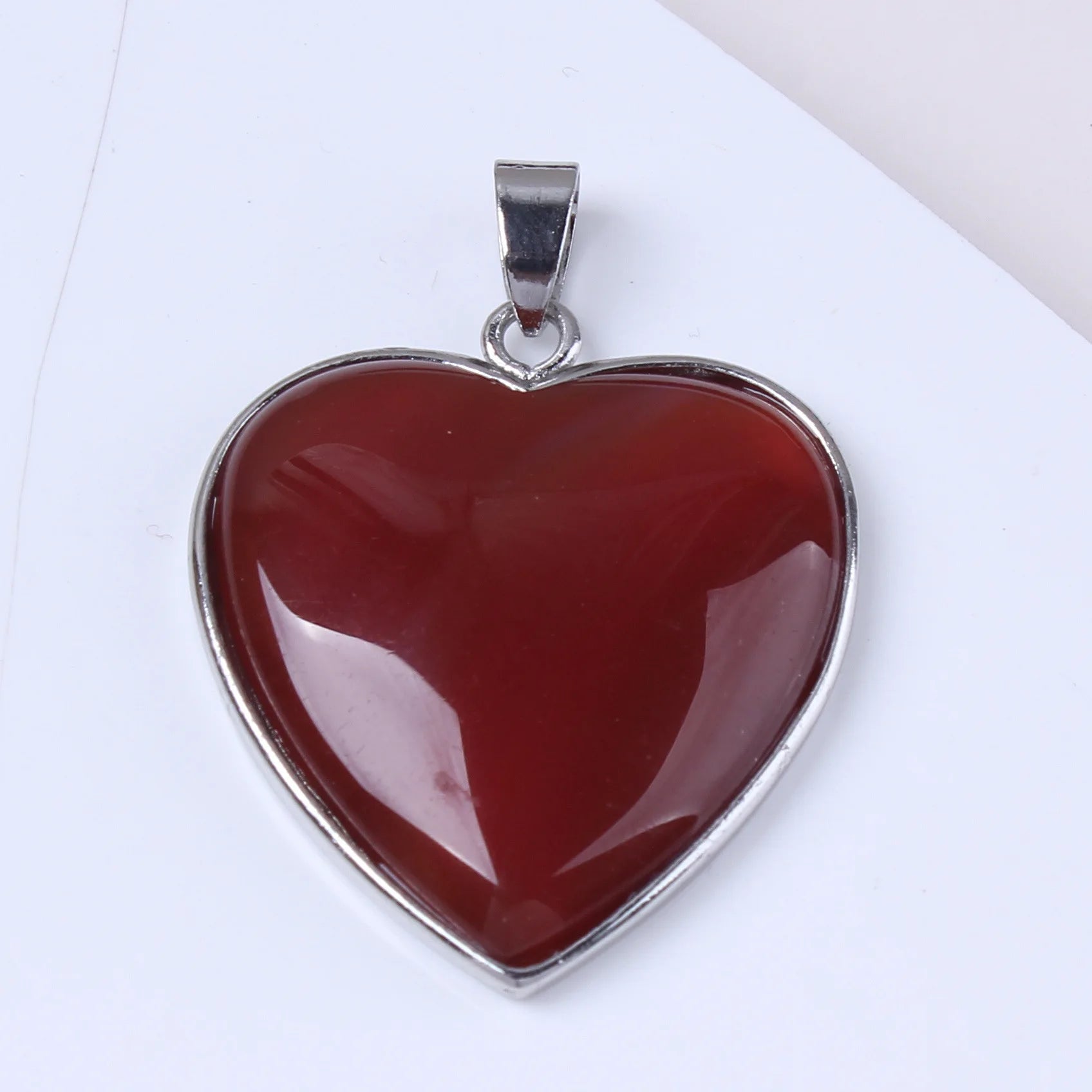 2022 Beautiful Heart Shaped Quartz Gemstone Crystal Red Agate Jewelry Healing Crystal Pendant As Gift Rose Quartz Heart