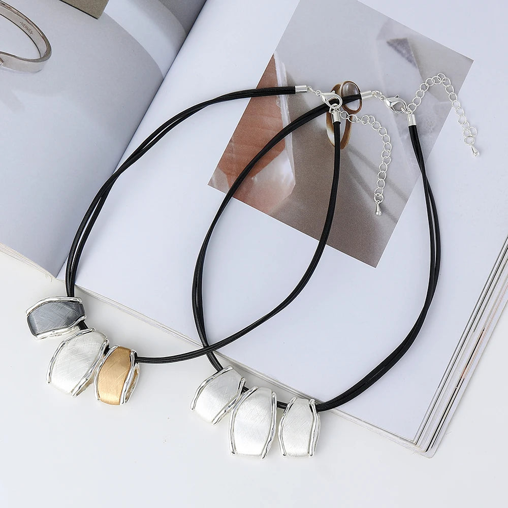 Wholesale Factory Directly Short Irregular  Metal Geometrical Choker Necklace for Party