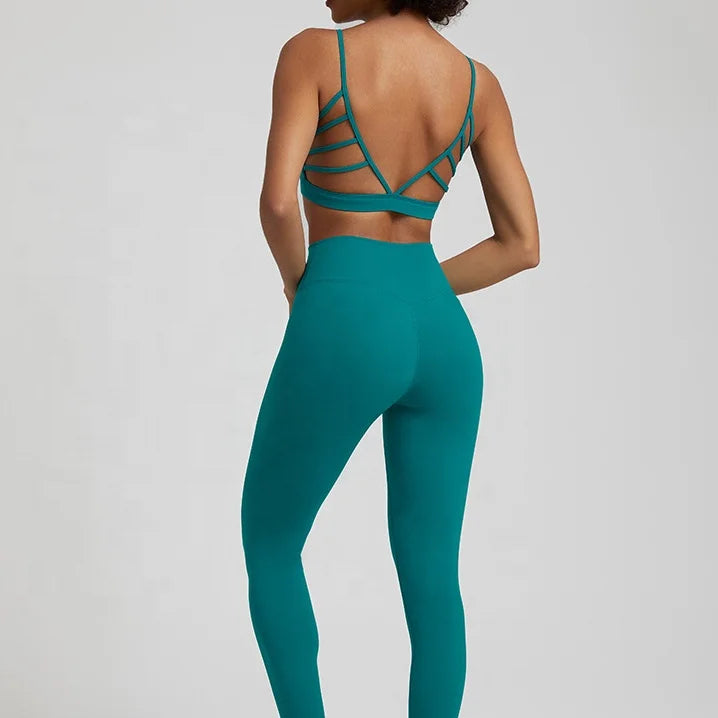 Women Gym and Hollow Design Yoga Wear New Fashion Wear Sports Bra Gym Set Fitness