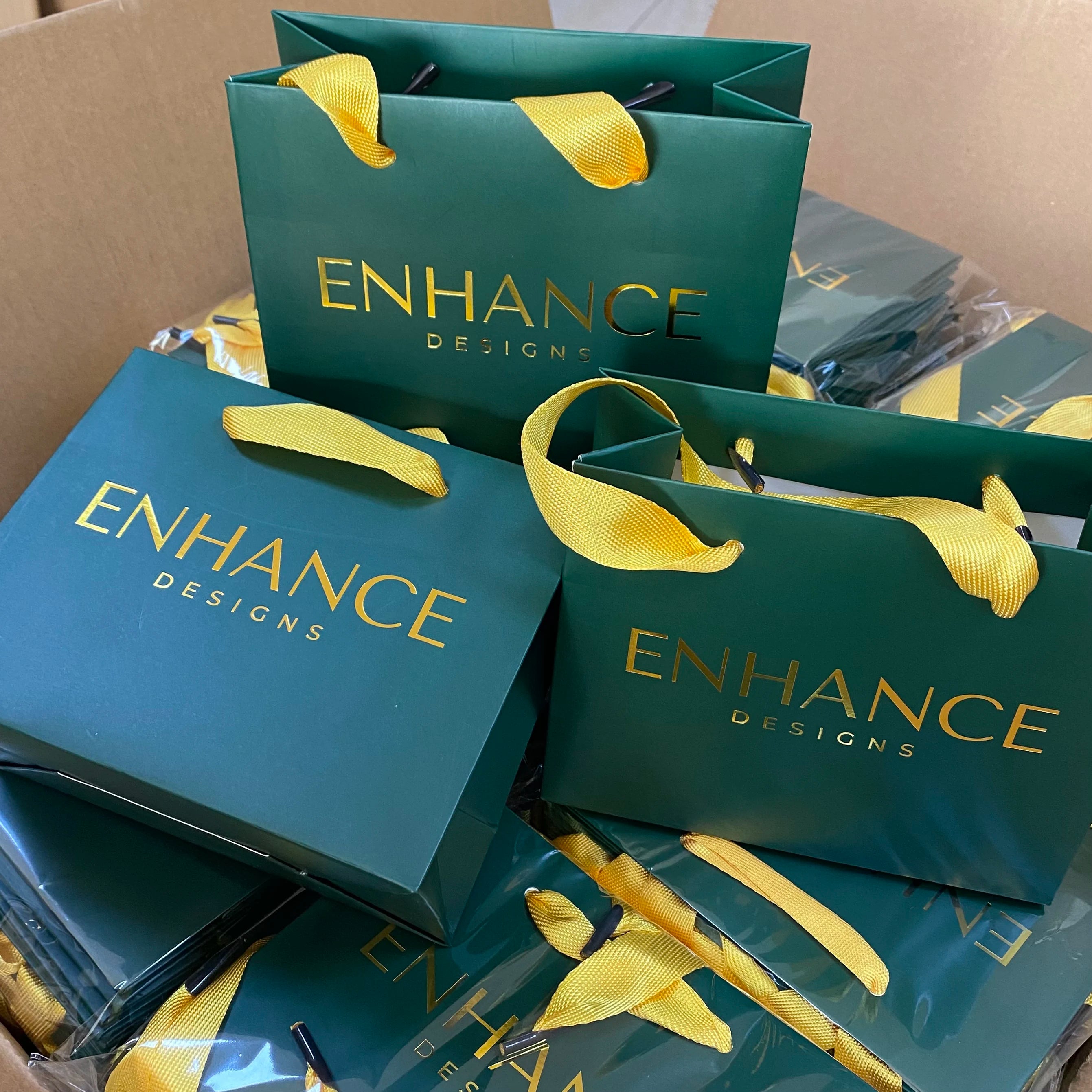 Wholesale Custom Christmas Gift Bags with logo Shopping Bag Hard Paper Bag for Shopping