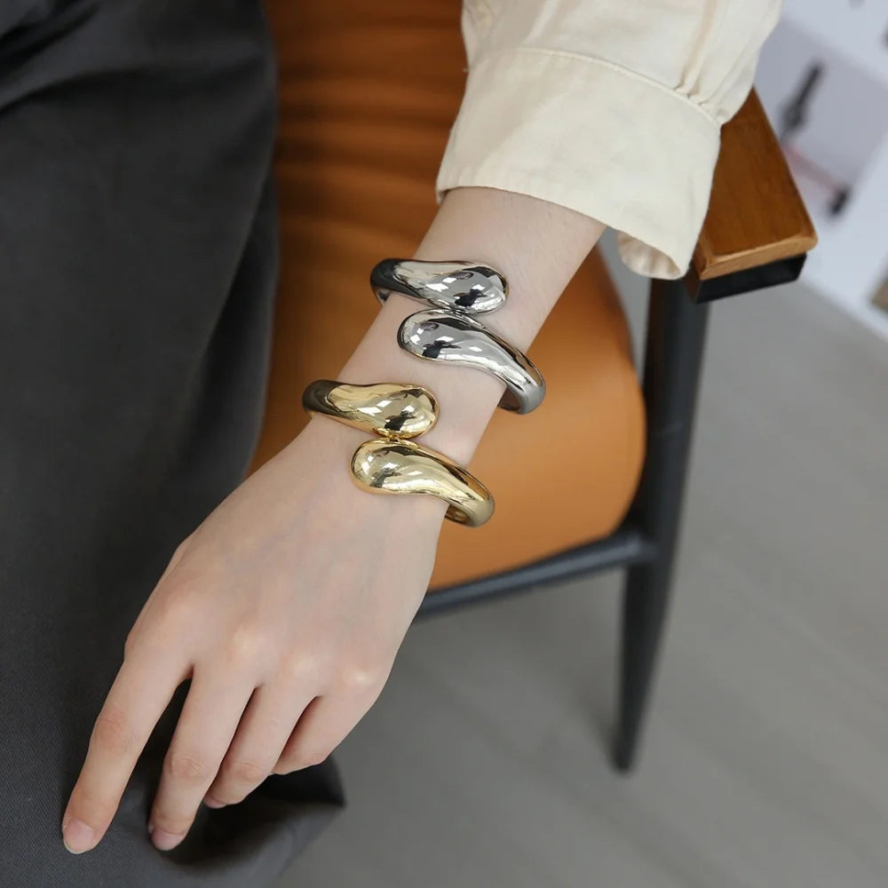 MM B48 Fashionable Shaped Zinc Alloy Cuff Bracelet Ladies Round Gold Plated Trendy Party Retro