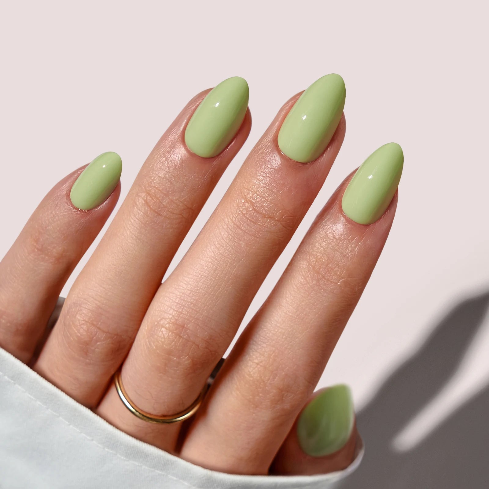 BTArtbox Plain Solid Color Summer Press on Nails Set With Glue Wholesale Short Almond Green Soft Gel False Fake Nails Press on