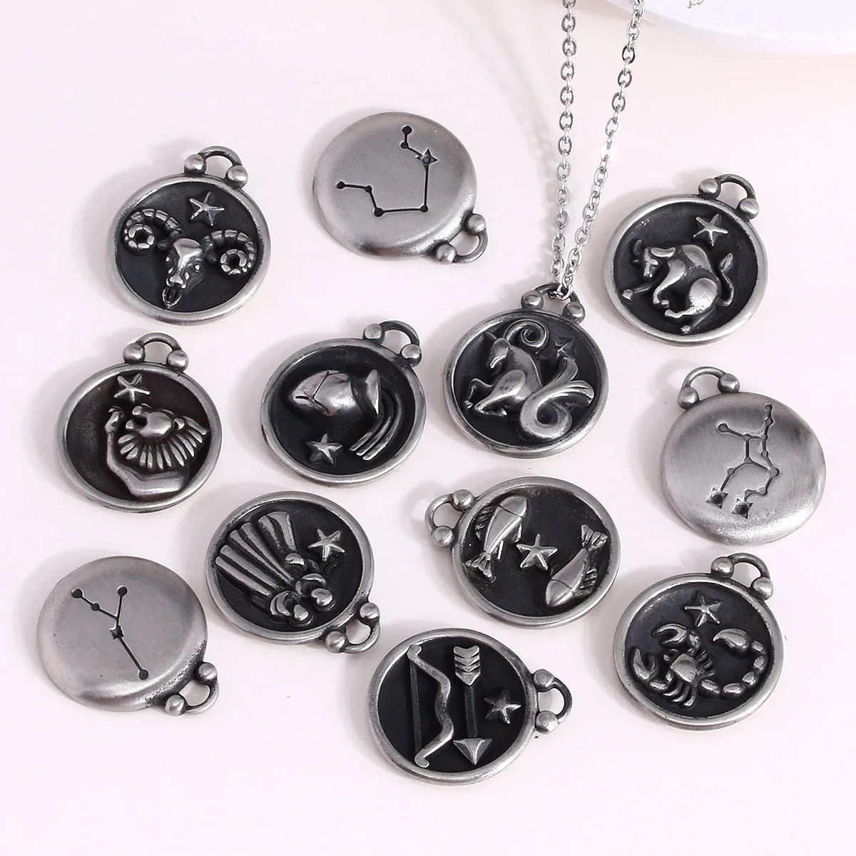 12 Zodiac Signs Stainless Steel Necklace Elegant Women's Charm Pendant Fashion Jewelry Gift Long Chains Necklaces Wholesale