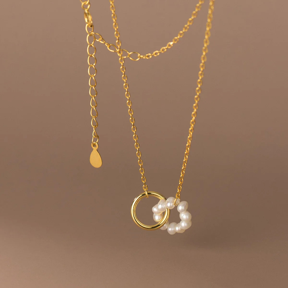 Daidan Pearl Necklace 925 Sterling Silver Interlocking Double Ring 18 Karat Gold Plated Circle Pendant Pearl Beads Necklace