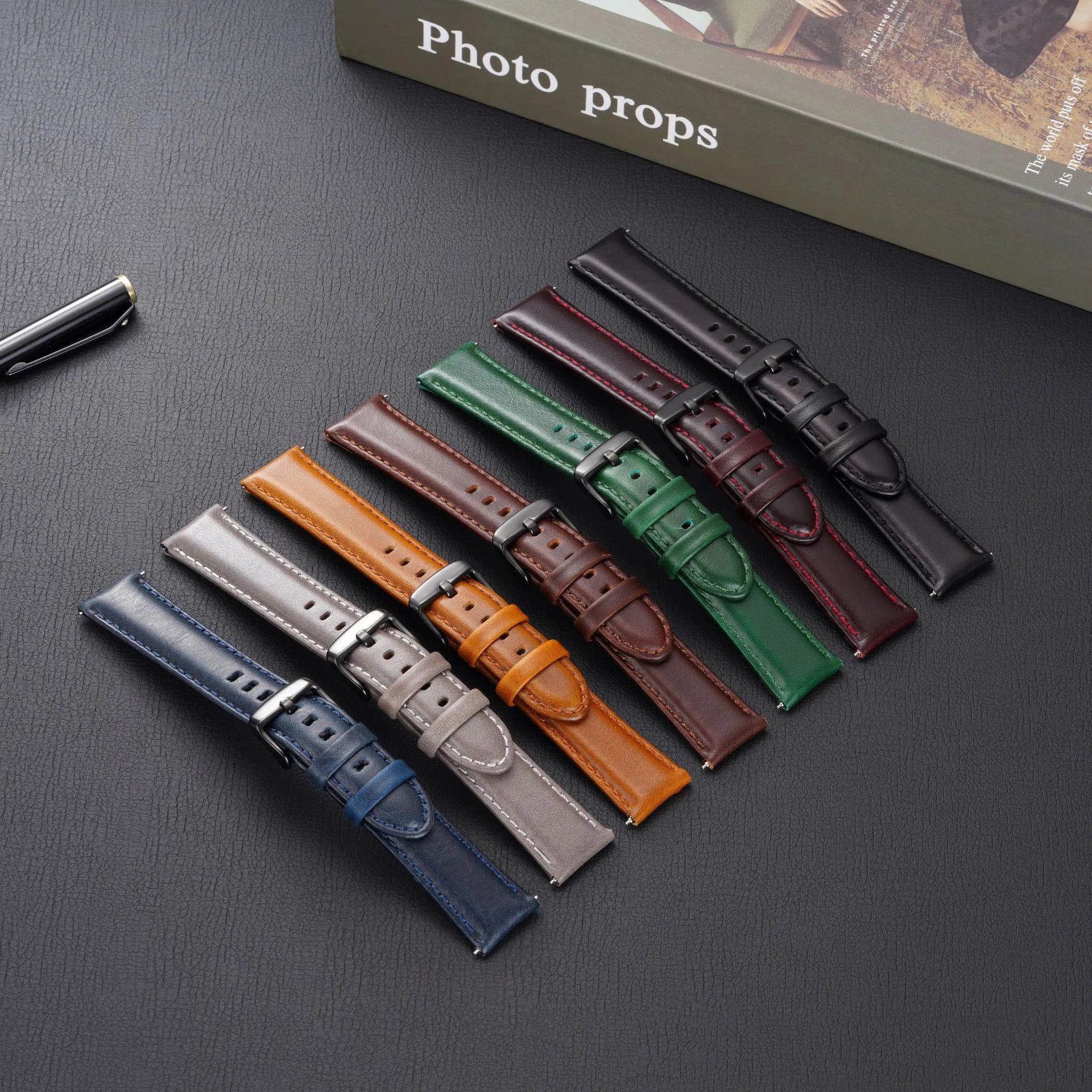 Luxury Customized Oil Waxed Genuine Leather Watch Band 18mm 20mm 22mm 24mm Handmade Soft for Men Women Smartwatch