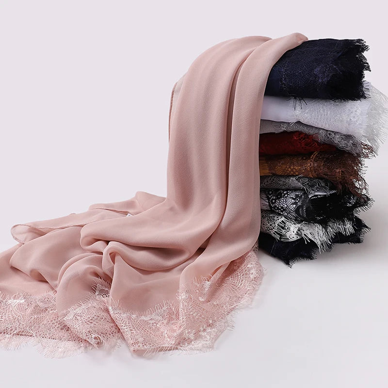 Factory Sale Arab Plain Pearl Bubble Chiffon Hijab Scarf Eyelash Lace Edge Shawl for Muslim Women Tudung Stoles Wtap Spring