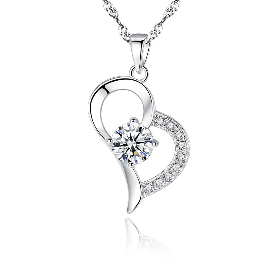 Exquisite Diamond Necklace 925 Sterling Silver Zirconia Love Heart Pendant Clavicle Chain for Valentine's Day Gift