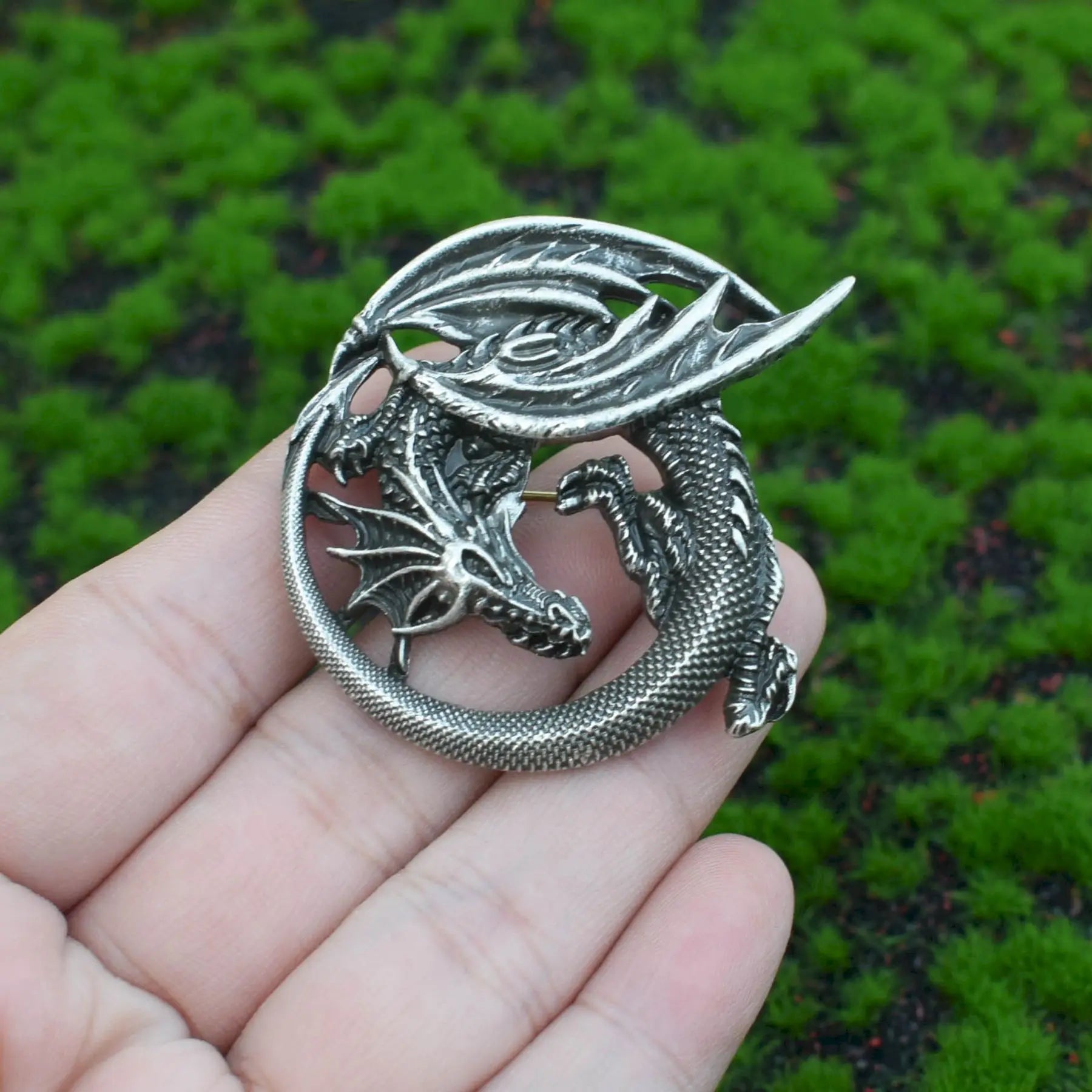 Fashion Celtic Dragon Brooch for Men and Women Flying Animal Talisman Jewelry