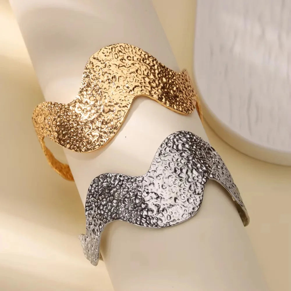 High-End Summer Fashion Retro Alloy Arm Bracelet Women's Hollow Geometric Pattern Flower Arm Ring Birthday Gift Cuff Jewelry