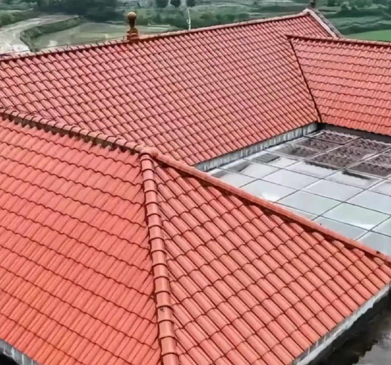Hot Sale Green Roof Teja Modern Design Durable Fireproof PVC Corrugated Roof Sheet Tiles with 5-Year Warranty for Villas