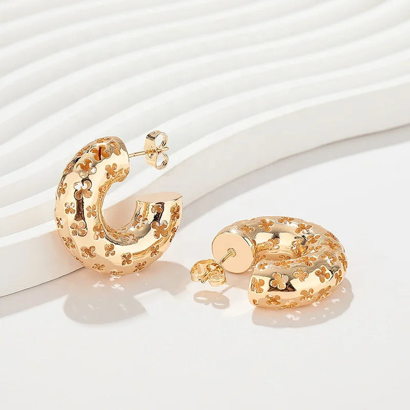 Hengdian Ladies Earrings Elegant Wholesale Fashion Jewelry Women'S Gift Zircon Stud Hoop Earrings Hollow Hanging