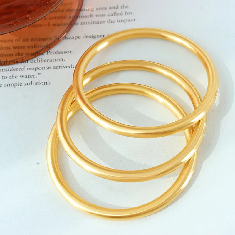 Simple High Polished Gold Stainless Steel Round  Ladies Retro Gold Plated