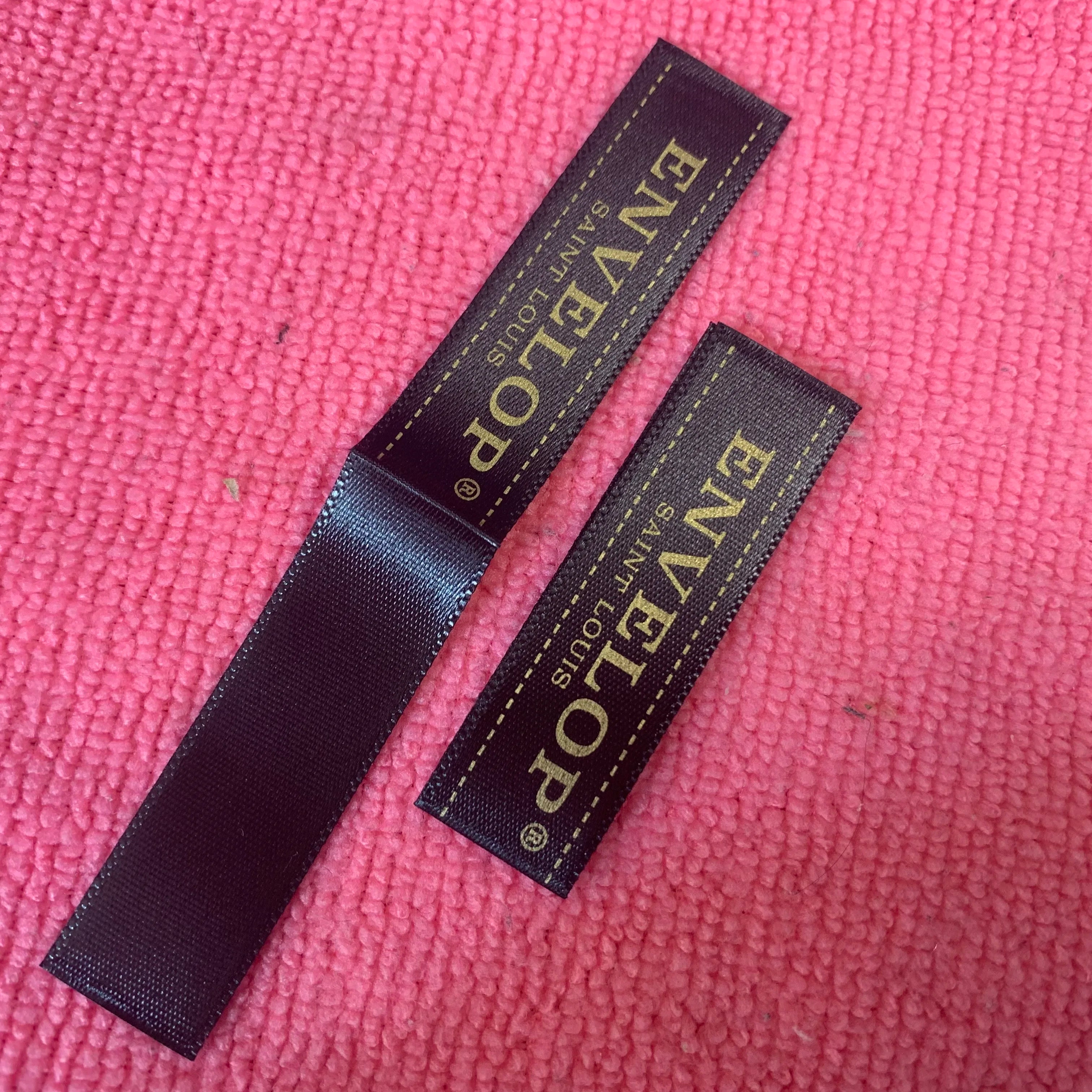 Custom Gold Color Satin Printing Labelmiddle Fold Stitching on Textile Fabric Name Tag